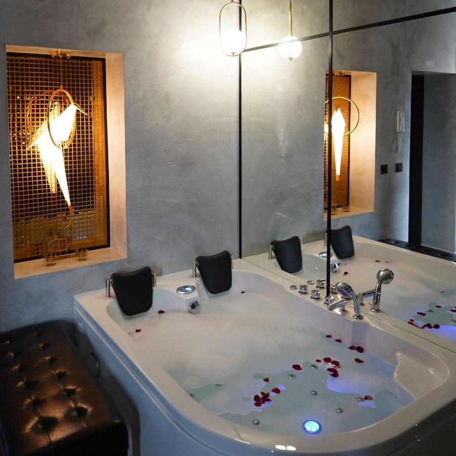 Apartament Z Jacuzzi W Sercu Krakowa Экстерьер фото