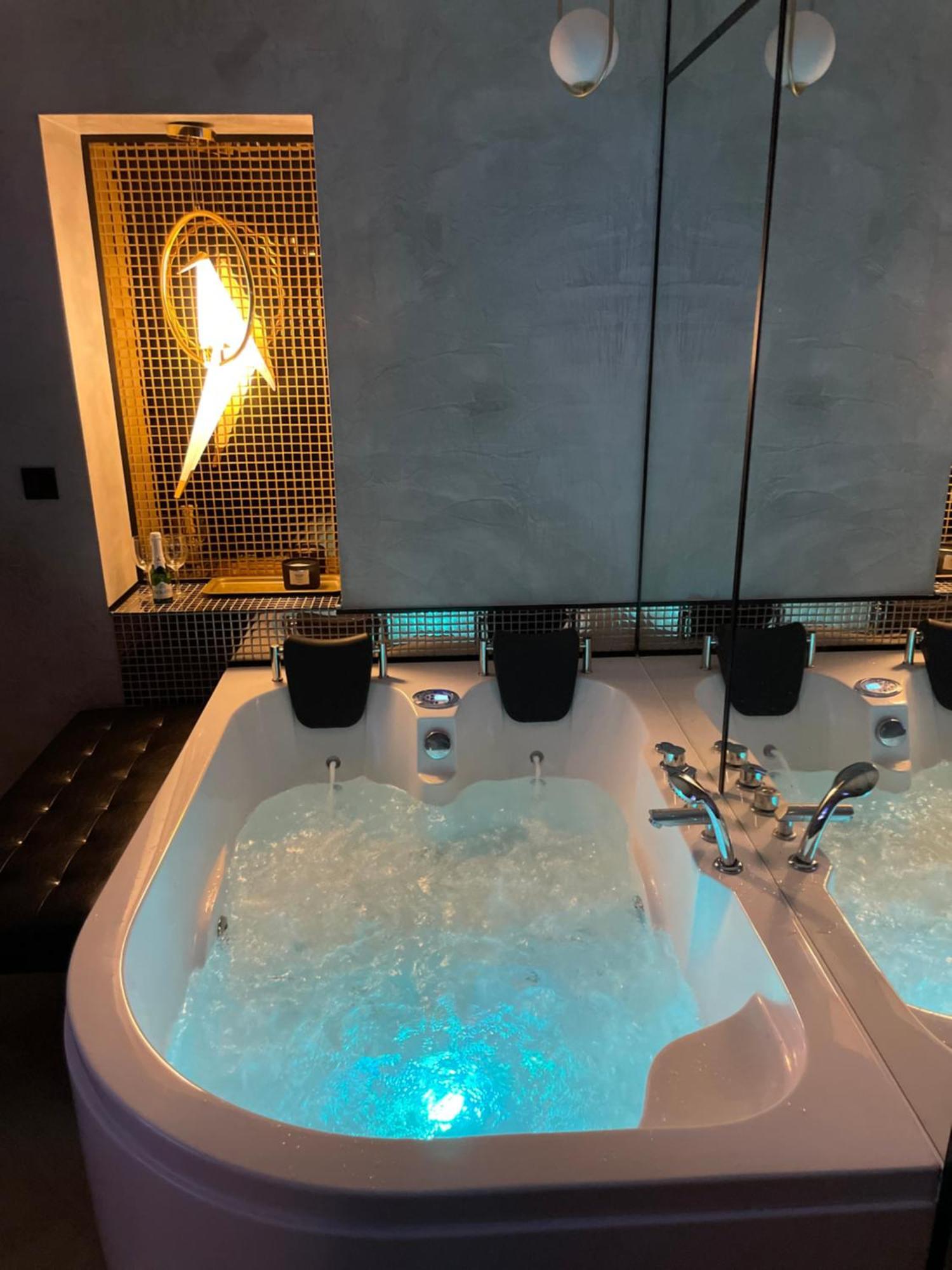 Apartament Z Jacuzzi W Sercu Krakowa Экстерьер фото